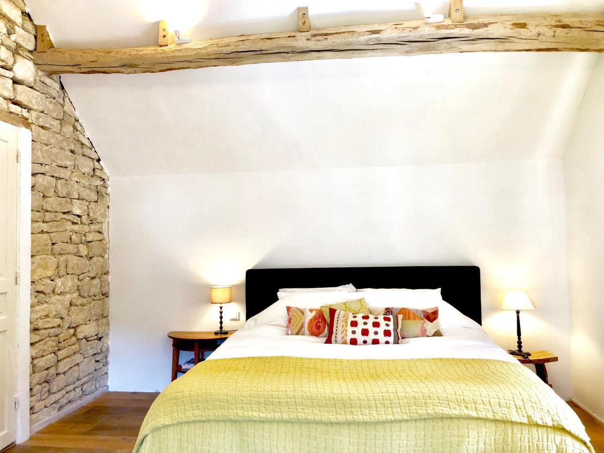 La Cour Des Delices Bed & Breakfast Gigny  Exterior photo