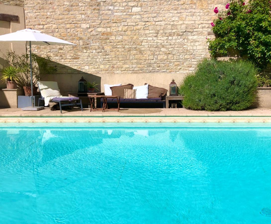 La Cour Des Delices Bed & Breakfast Gigny  Exterior photo